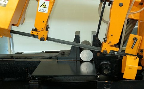 干驿镇数控带锯床自动送料精度会出现偏差吗？